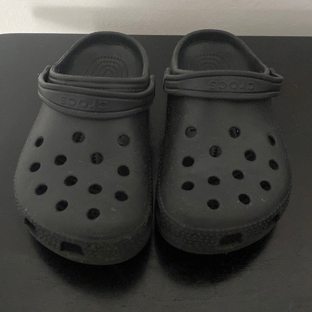 Black Crocs